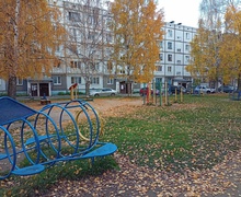 Обновление детской площадки на Панкратова, 64 (на муниципальном участке)